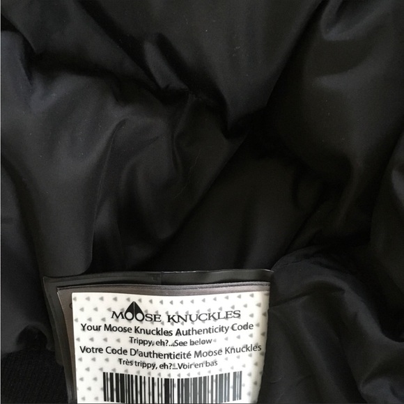 Black moose knuckles winter jacket for crazy cold. - Picture 8 of 8